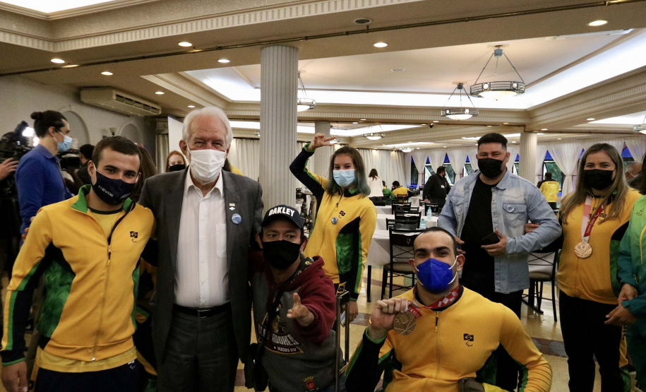 Governo do Paraná realiza evento para homenagear atletas Olímpicos e Paralímpicos. Foto: Camila Tonett