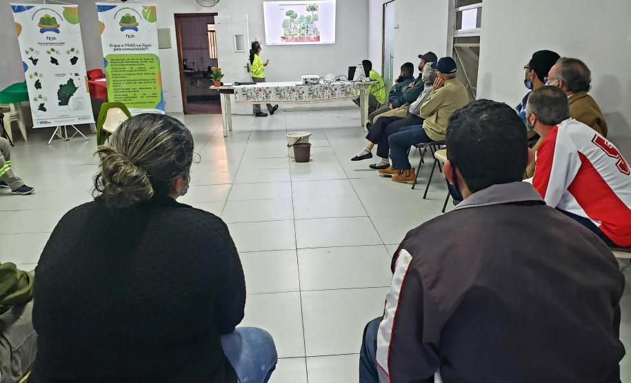 A Portos do Paraná promoveu na quinta-feira (16), na bacia hidrográfica do Baixo Rio Cachoeira, em Antonina, uma reunião com agricultores locais sobre o Programa de Recuperação de APPs Degradadas (PRAD). - Paranaguá, 17/09/2021 - Foto: Pierpaolo Notta/Portos do Paraná
