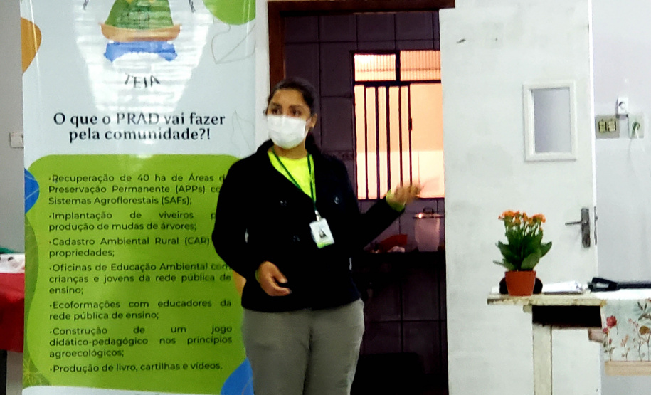 A Portos do Paraná promoveu na quinta-feira (16), na bacia hidrográfica do Baixo Rio Cachoeira, em Antonina, uma reunião com agricultores locais sobre o Programa de Recuperação de APPs Degradadas (PRAD). - Paranaguá, 17/09/2021 - Foto: Pierpaolo Notta/Portos do Paraná