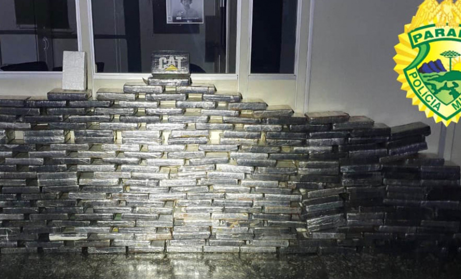 A Rondas Ostensivas Tático Móvel (ROTAM) do 9° Batalhão da Polícia Militar (9°BPM), apreendeu, na madrugada deste sábado (18), 274 quilos de pasta base de cocaína em um caminhão que estava na fila para acesso ao Porto de Paranaguá.  -  Curitiba, 18/09/2021  -  Foto: PMPR