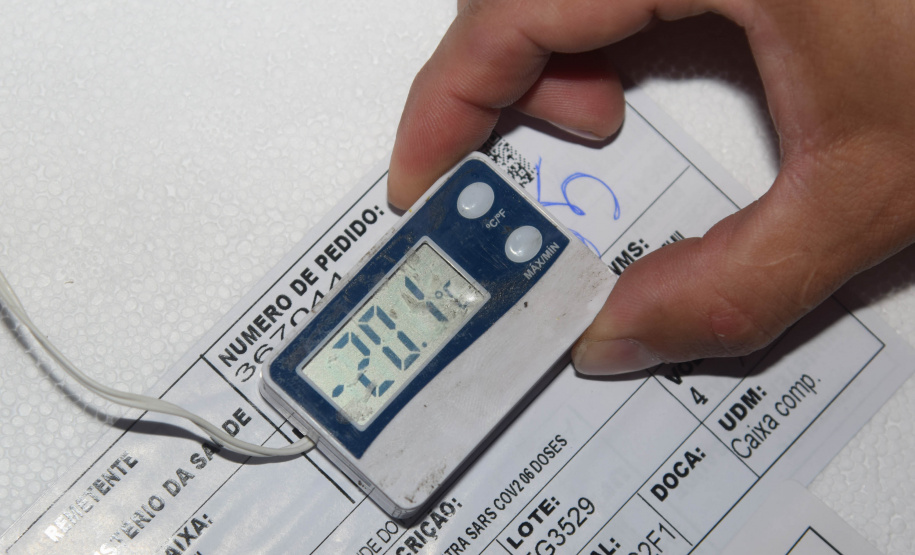 A Secretaria de Estado da Saúde (Sesa) recebeu neste domingo (19) mais 348.660 vacinas contra a Covid-19 da Pfizer/BioNTech. - Curitiba, 19/09/2021 - Foto: Américo Antonio/SESA