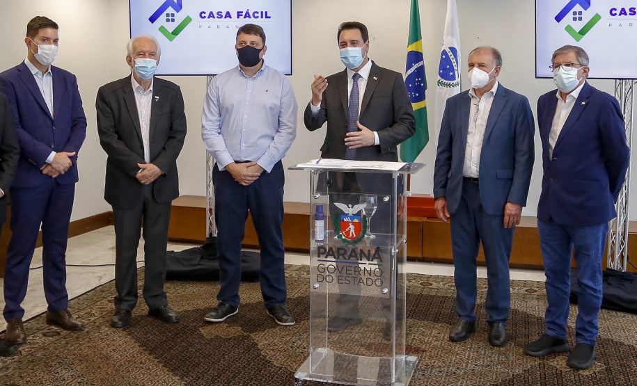 20.09.2021 -  Governador Carlos Massa Ratinho Junior assina convenio Casa Facil
Foto Gilson Abreu