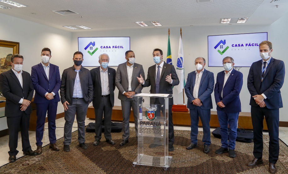 20.09.2021 -  Governador Carlos Massa Ratinho Junior assina convenio Casa Facil
Foto Gilson Abreu