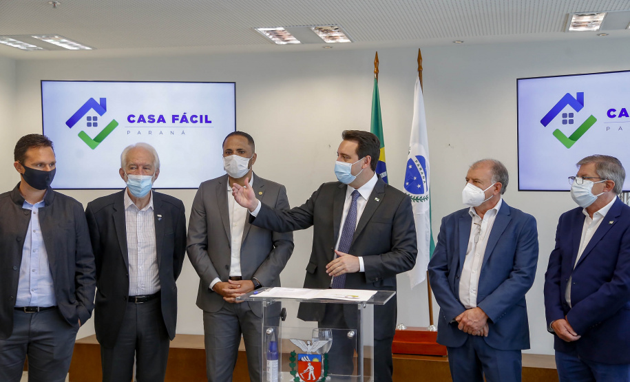 20.09.2021 -  Governador Carlos Massa Ratinho Junior assina convenio Casa Facil
Foto Gilson Abreu