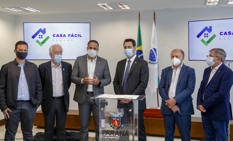 20.09.2021 -  Governador Carlos Massa Ratinho Junior assina convenio Casa Facil
Foto Gilson Abreu