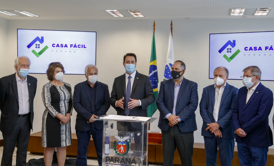 20.09.2021 -  Governador Carlos Massa Ratinho Junior assina convenio Casa Facil
prefeito Celso Fernando Góes
Foto Gilson Abreu