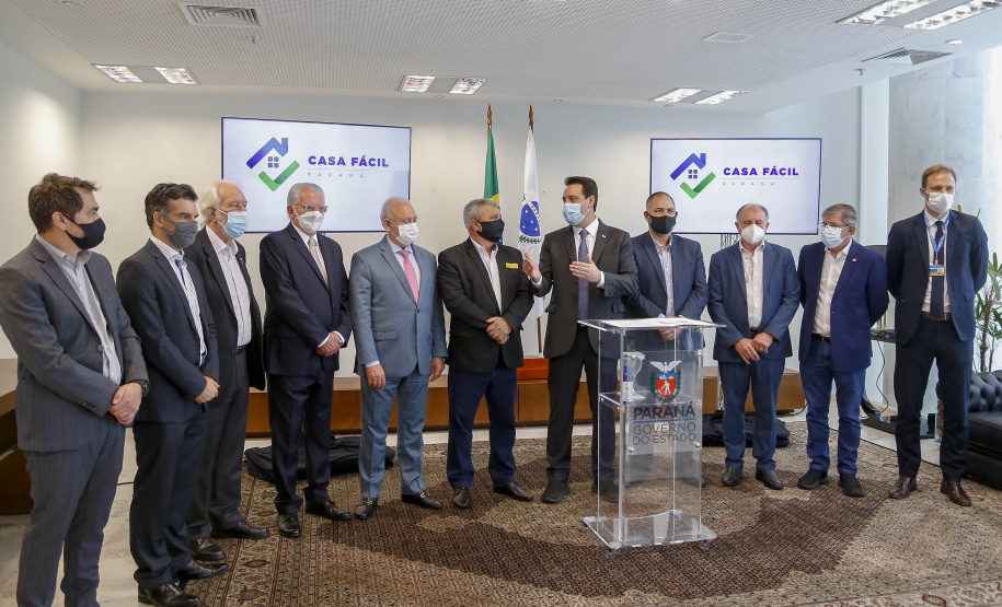 20.09.2021 -  Governador Carlos Massa Ratinho Junior assina convenio Casa Facil
prefeito Jorge Derbli
Foto Gilson Abreu