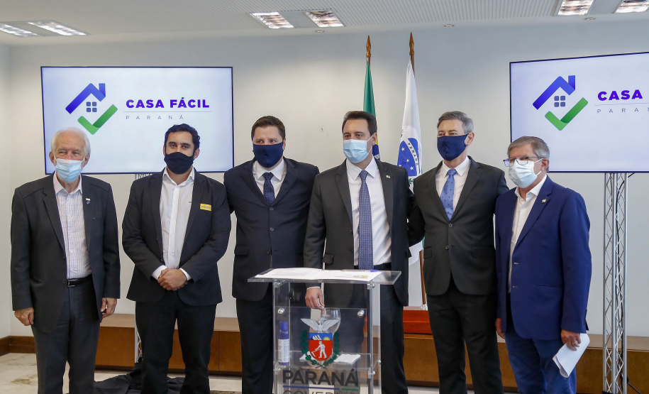 20.09.2021 -  Governador Carlos Massa Ratinho Junior assina convenio Casa Facil
prefeito Lucas Machado
Foto Gilson Abreu
