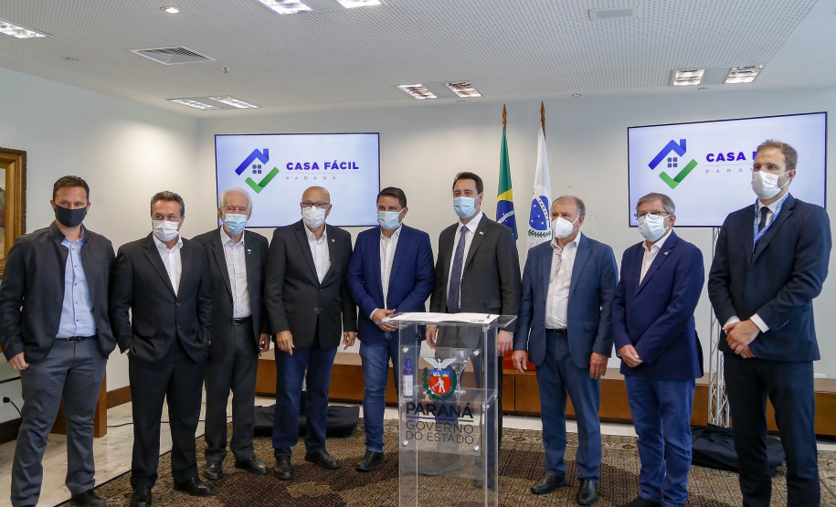 20.09.2021 -  Governador Carlos Massa Ratinho Junior assina convenio Casa Facil
prefeito Fran Boni
Foto Gilson Abreu