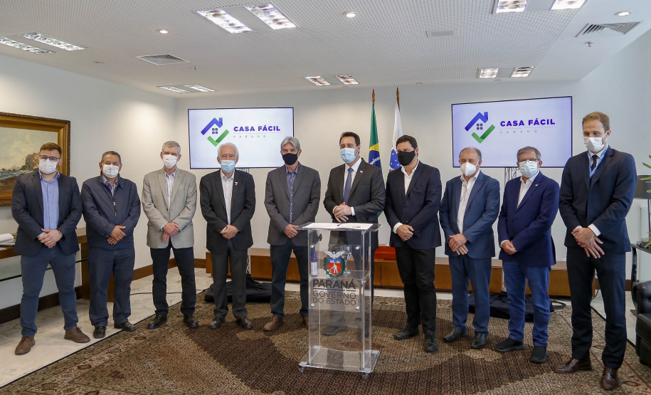 20.09.2021 -  Governador Carlos Massa Ratinho Junior assina convenio Casa Facil
Foto Gilson Abreu