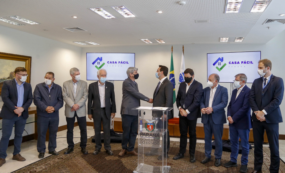 20.09.2021 -  Governador Carlos Massa Ratinho Junior assina convenio Casa Facil
Foto Gilson Abreu