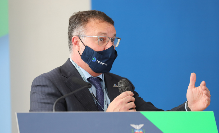 Semana Transito O governador Carlos Massa Ratinho Junior participa nesta segunda-feira (20), do lançamento da Semana Nacional de Transito ao lado do secretário nacional de Trânsito, Frederico Carneiro, e do diretor-geral do Detran-PR, Wagner Mesquita. 20/09/2021 - Foto: Geraldo Bubniak/AEN