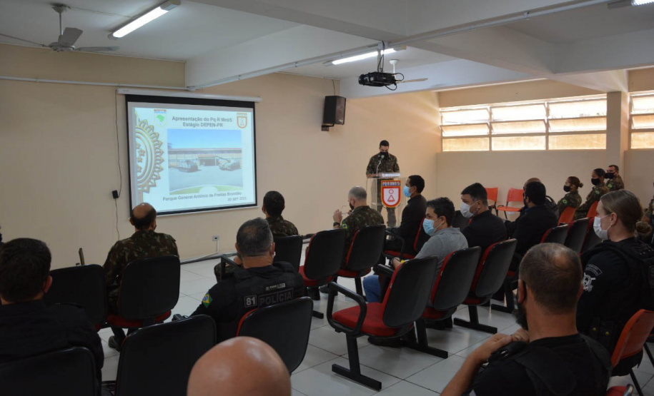 Agentes penitenciários participam de curso de habilitação em fuzil e armeiro no Exército Brasileiro  -  Curitiba, 20/09/2021  -  Foto: DEPEN-PR