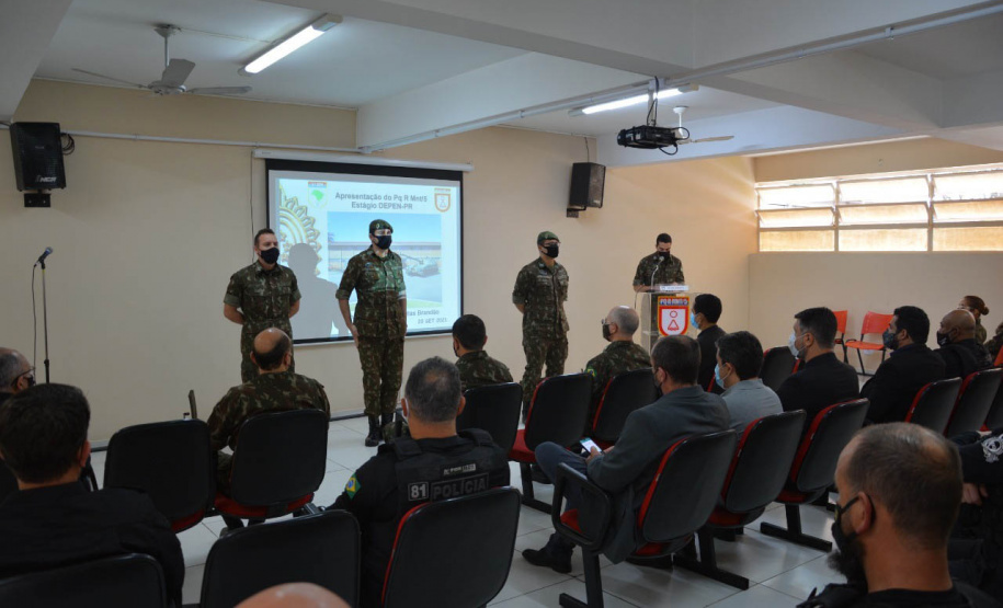 Agentes penitenciários participam de curso de habilitação em fuzil e armeiro no Exército Brasileiro  -  Curitiba, 20/09/2021  -  Foto: DEPEN-PR