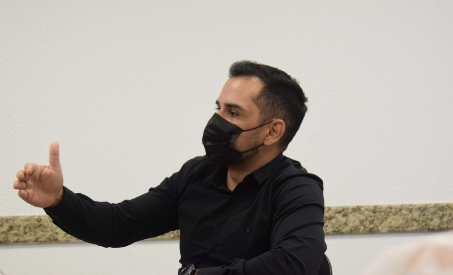 O Paraná vai começar a vacinar adolescentes de 12 a 17 anos com comorbidades e jovens de 17 anos sem comorbidades. A definição aconteceu nesta terça-feira (21) em reunião da Secretaria de Estado da Saúde com o Conselho de Secretarias Municipais de Saúde do Paraná (Cosems/PR) e a Associação dos Municípios do Paraná (AMP). Foto: Américo Antonio/SESA