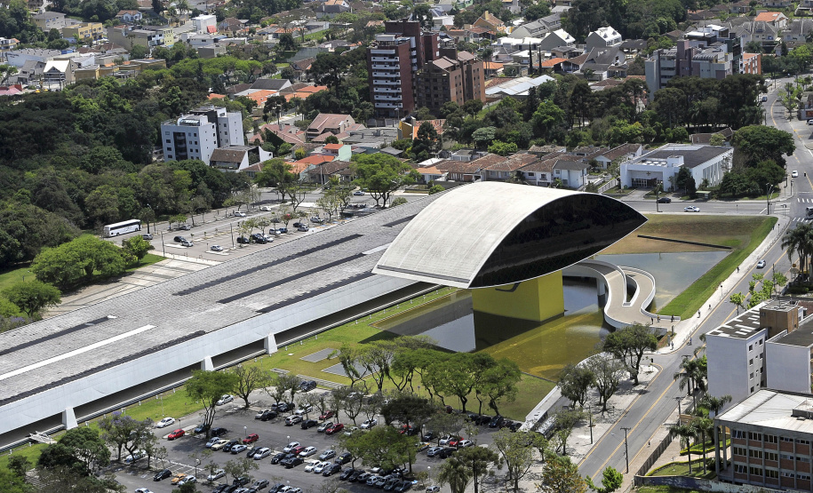 O Museu Oscar Niemeyer (MON) inaugura a exposição ?Gente no MON?, do fotógrafo Dico Kremer, no Google Arts & Culture. É a 16ª exposição virtual do MON na plataforma. Curitiba, 21/09/2021  -  Foto: Joel Rocha