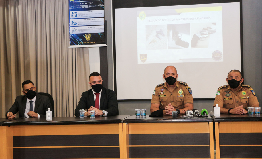 Envolvidos em tentativa de latrocínio de policial militar são localizados em operação conjunta na Capital . Na foto, coletiva de imprensa  -  Curitiba, 21 de setembro de 2021.  -  Foto: Soldado Amanda Morais
