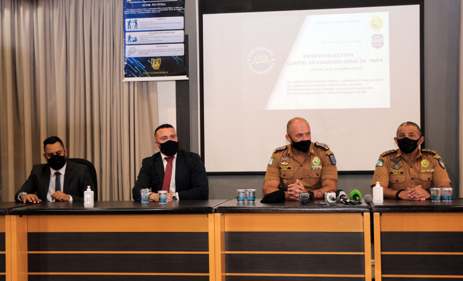 Envolvidos em tentativa de latrocínio de policial militar são localizados em operação conjunta na Capital . Na foto, coletiva de imprensa  -  Curitiba, 21 de setembro de 2021.  -  Foto: Soldado Amanda Morais