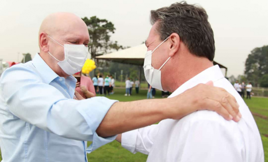 Nesta terça-feira (21), o Dia da Árvore foi comemorado em diversos municípios do Paraná com a distribuição e plantio de mais de 400 mil mudas de espécies nativas. As mudas foram distribuídas pelo Instituto Água e Terra (IAT) que possui 19 viveiros florestais e dois laboratórios de sementes de árvores nativas. Foto: Alessandro Vieira/SEDEST