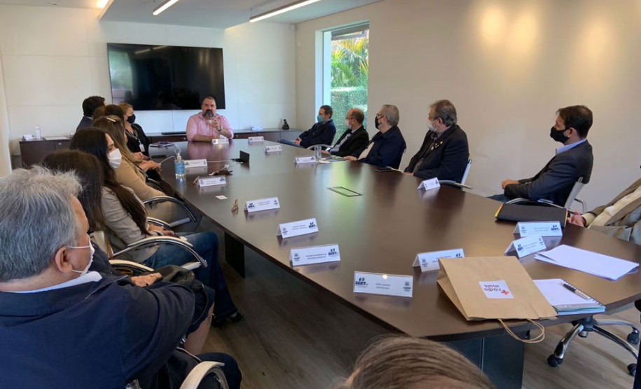 Com o objetivo de estreitar relações e entender as demandas das empresas de radiodifusão do Paraná, o secretário estadual da Comunicação Social e da Cultura, João Evaristo Debiasi, terá encontros mensais com empresários do setor no Estado. 
O primeiro encontro aconteceu já nesta quarta, na sede da Aerp, em Curitiba. Foto: Denis Godoi