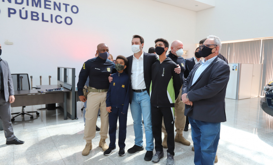 PRF O governador Carlos Massa Ratinho Junior entrega nesta quarta-feira (22), novas viaturas para a Polícia Rodoviária Federal (PRF) na sede da Superintendência no Paraná. - 22/09/2021 - Foto: Geraldo Bubniak/AEN