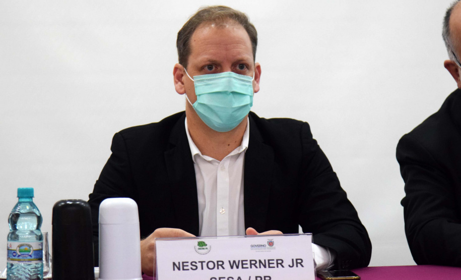 A vacinação contra a Covid-19 em adolescentes de 12 a 17 anos, com comorbidades no Paraná, foi pactuada na Comissão Intergestores Bipartite (CIB) nesta quarta-feira (22). O assunto já havia sido discutido pela Secretaria de Estado da Saúde (Sesa) e Conselho de Secretarias Municipais do Paraná (Cosems/PR) nesta terça-feira (21) e agora será oficializado em deliberação da CIB para cumprimento nos 399 municípios. Foto: Américo Antonio/SESA