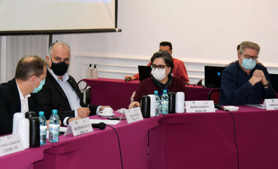 A vacinação contra a Covid-19 em adolescentes de 12 a 17 anos, com comorbidades no Paraná, foi pactuada na Comissão Intergestores Bipartite (CIB) nesta quarta-feira (22). O assunto já havia sido discutido pela Secretaria de Estado da Saúde (Sesa) e Conselho de Secretarias Municipais do Paraná (Cosems/PR) nesta terça-feira (21) e agora será oficializado em deliberação da CIB para cumprimento nos 399 municípios. Foto: Américo Antonio/SESA