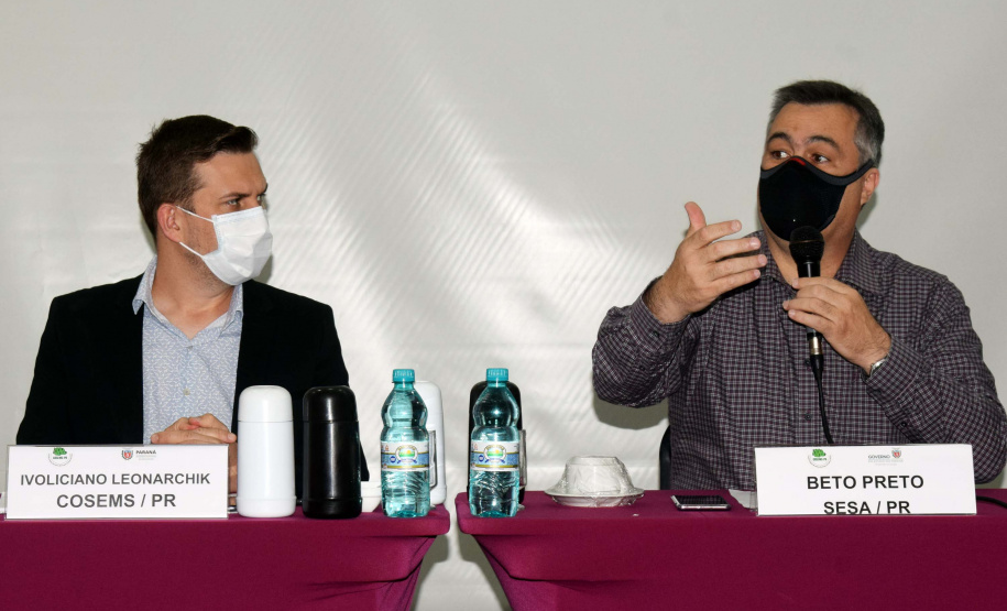 A vacinação contra a Covid-19 em adolescentes de 12 a 17 anos, com comorbidades no Paraná, foi pactuada na Comissão Intergestores Bipartite (CIB) nesta quarta-feira (22). O assunto já havia sido discutido pela Secretaria de Estado da Saúde (Sesa) e Conselho de Secretarias Municipais do Paraná (Cosems/PR) nesta terça-feira (21) e agora será oficializado em deliberação da CIB para cumprimento nos 399 municípios. Foto: Américo Antonio/SESA