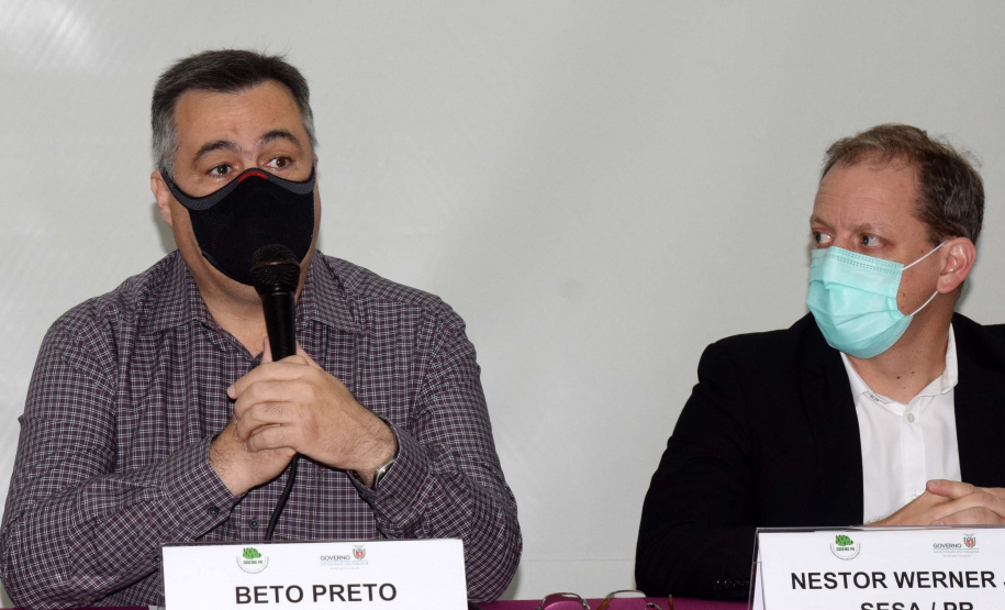 A vacinação contra a Covid-19 em adolescentes de 12 a 17 anos, com comorbidades no Paraná, foi pactuada na Comissão Intergestores Bipartite (CIB) nesta quarta-feira (22). O assunto já havia sido discutido pela Secretaria de Estado da Saúde (Sesa) e Conselho de Secretarias Municipais do Paraná (Cosems/PR) nesta terça-feira (21) e agora será oficializado em deliberação da CIB para cumprimento nos 399 municípios. Foto: Américo Antonio/SESA