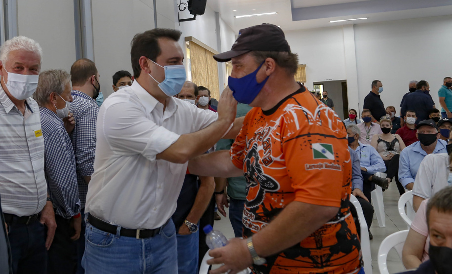 Marechal Cândido Rondon, no Oeste do Paraná, ganhará duas obras de infraestrutura muito aguardadas pela população. O governador Carlos Massa Ratinho Junior esteve no município nesta quarta-feira (22) e anunciou a liberação de cerca de R$ 22,8 milhões em recursos para a retomada do Contorno Oeste da cidade e para a remodelação da Avenida Rio Grande do Sul, uma das principais vias de entrada. 
Foto Gilson Abreu/AEN