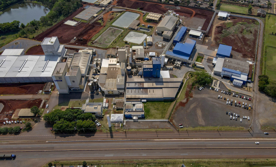 Governador Carlos Massa Ratinho Junior, participou da inauguração da nova planta industrial da Sooro Renner, líder nacional na produção de proteínas derivadas do soro de leite, em Marechal Cândido Rondon - Presentes, o 
prefeito Marcio Rauber e o diretor-presidente da Sooro Renner, William da Silva  - Marechal Cândido Rondon, 22/09/2021  -  Foto: Gilson Abreu/AEN