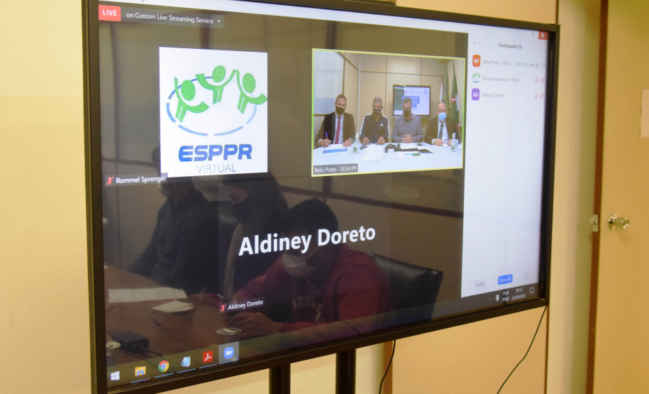 Estado capacita profissionais de Educação Física com ações multidisciplinares na reabilitação pós-Covid-19.  -  Curitiba, 22/09/2021  -  Foto: Américo Antonio/SESA