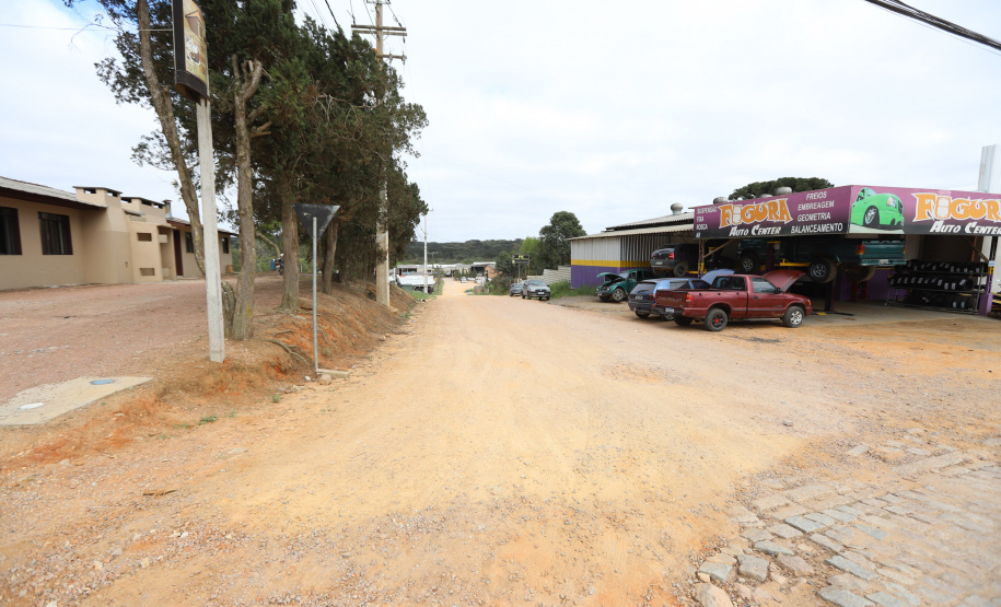 Mandirituba O governador Carlos Massa Ratinho Junior entrega nesta quinta-feira (23), em Mandirituba, na Região Metropolitana de Curitiba, 82 títulos de regularização fundiária para moradores dos bairros São João e Vila Queimados. E tambem libera R$ 1,3 milhão para pavimentação de vias. Rua Geraldo Claudino e a Rua Wilson Selusniak que receberao pavimentacao23/09/2021 - Foto: Geraldo Bubniak/AEN