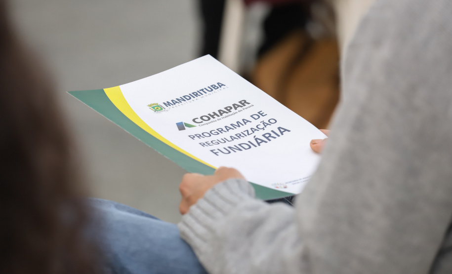 Mandirituba O governador Carlos Massa Ratinho Junior entrega nesta quinta-feira (23), em Mandirituba, na Região Metropolitana de Curitiba, 82 títulos de regularização fundiária para moradores dos bairros São João e Vila Queimados. E tambem libera R$ 1,3 milhão para pavimentação de vias. 23/09/2021 - Foto: Geraldo Bubniak/AEN