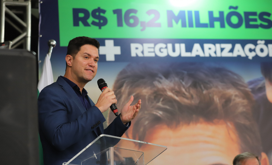 Mandirituba O governador Carlos Massa Ratinho Junior entrega nesta quinta-feira (23), em Mandirituba, na Região Metropolitana de Curitiba, 82 títulos de regularização fundiária para moradores dos bairros São João e Vila Queimados. E tambem libera R$ 1,3 milhão para pavimentação de vias. Na foto, o Secretario Chefe da Casa Civil Estadual Guto Silva23/09/2021 - Foto: Geraldo Bubniak/AEN