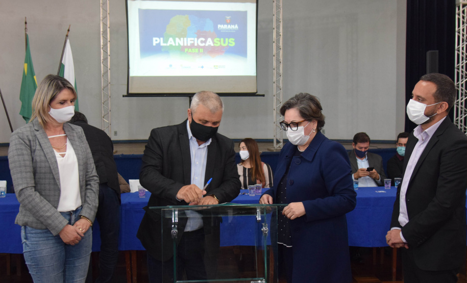 A Secretaria de Estado da Saúde (Sesa) lançou a segunda fase do PlanificaSUS nesta quinta-feira (23) em Irati. A 4ª Regional de Saúde foi sede do projeto no Paraná e desde 2019 desempenha ações voltadas para a Atenção à Saúde do Idoso. -  Curitiba, 23/09/2021  -  Foto: Américo Antonio/SESA