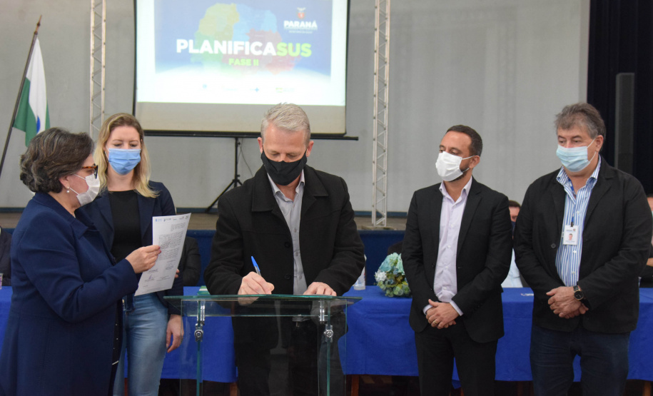 A Secretaria de Estado da Saúde (Sesa) lançou a segunda fase do PlanificaSUS nesta quinta-feira (23) em Irati. A 4ª Regional de Saúde foi sede do projeto no Paraná e desde 2019 desempenha ações voltadas para a Atenção à Saúde do Idoso. -  Curitiba, 23/09/2021  -  Foto: Américo Antonio/SESA
