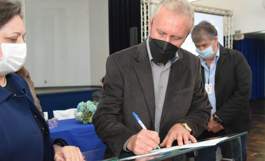 A Secretaria de Estado da Saúde (Sesa) lançou a segunda fase do PlanificaSUS nesta quinta-feira (23) em Irati. A 4ª Regional de Saúde foi sede do projeto no Paraná e desde 2019 desempenha ações voltadas para a Atenção à Saúde do Idoso. -  Curitiba, 23/09/2021  -  Foto: Américo Antonio/SESA