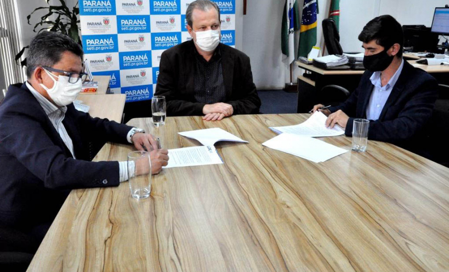 A Universidade Estadual de Ponta Grossa (UEPG) e a Prefeitura de Cerro Azul firmaram, nesta quinta-feira (23), acordo de cooperação técnica e científica, visando à revisão do Plano Diretor Municipal (PDM) da cidade, localizada na região metropolitana de Curitiba. -  Curitiba, 23/09/2021  -  Foto: SETI