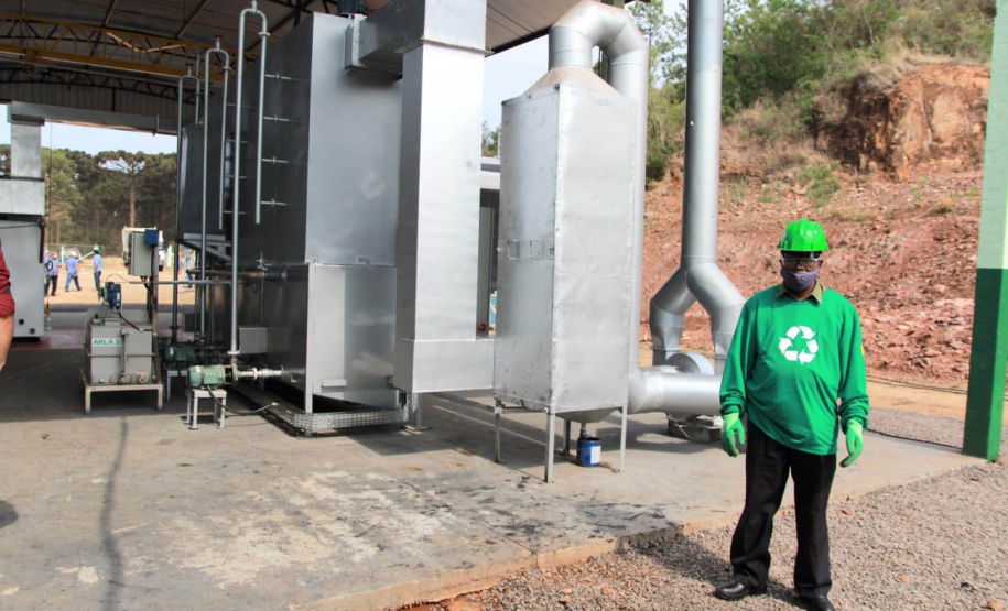 O Centro Oeste do Paraná ganhou a 1ª planta térmica no Brasil para tratar resíduos sólidos urbanos em pequena escala e com uma tecnologia inovadora. A Usina de Termomagnetização utiliza a tecnologia para o tratamento de resíduos sólidos urbanos com sustentabilidade.  -  curitiba, 24/09/2021  -  Foto: Alessandro Vieira/AEN