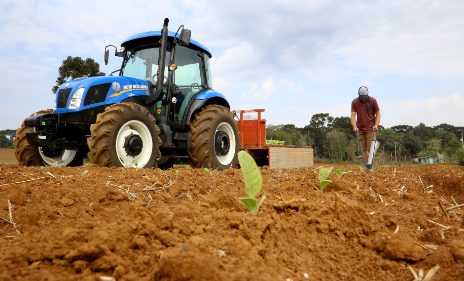 Reconhecer as melhores práticas econômicas, ambientais e sociais do agronegócio paranaense. Esse é o objetivo do prêmio Orgulho da Terra, lançado pelo Instituto de Desenvolvimento Rural do Paraná-Iapar-Emater (IDR-Paraná), em parceria com o Grupo Ric e o sistema Ocepar. Foto: Jaelson Lucas / Arquivo AEN