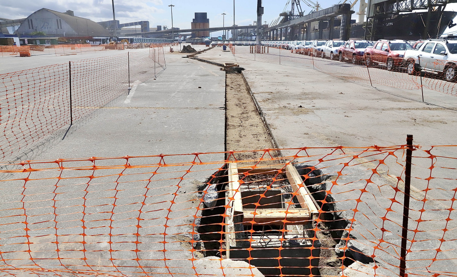 Novo sistema de drenagem pluvial é instalado em 375 mil m² do Porto de Paranaguá  -  Paranaguá, 24/09/2021  -  Foto: Claudio Neves/Portos do Paraná