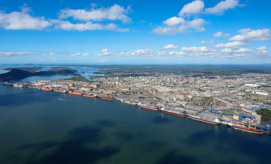 Novo sistema de drenagem pluvial é instalado em 375 mil m² do Porto de Paranaguá  -  Paranaguá, 24/09/2021  -  Foto: Rodrigo Félix Leal