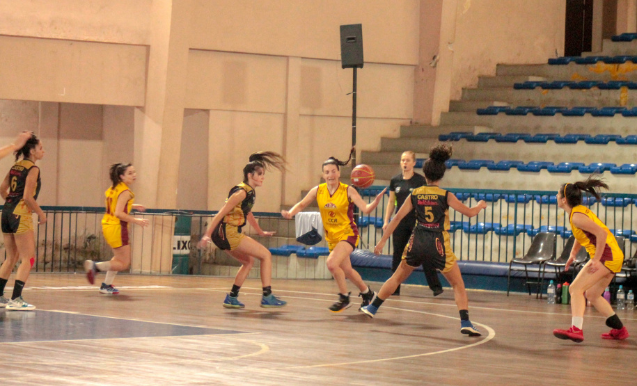 Nova rodada dos Jogos Abertos e da Juventude agitam final de semana - Foto: Paraná Esporte