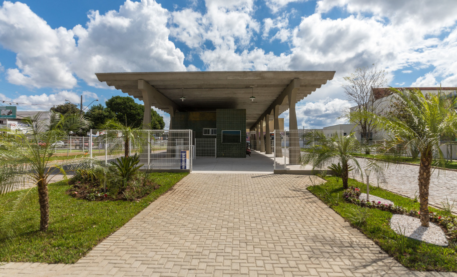Terminal de Ônibus em Campina Grande do Sul.
Foto: Maurilio Cheli