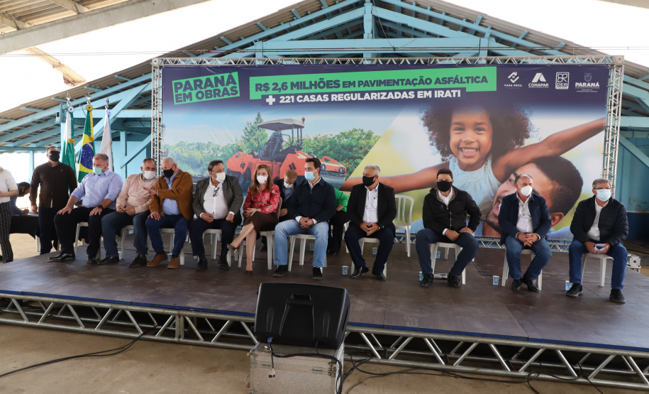 Governador Carlos Massa Ratinho Junior entrega Títulos de Regularização Fundiária e libera recursos em Irati -  Irati, 24/09/2021  -  Foto: Ari Dias/AEN