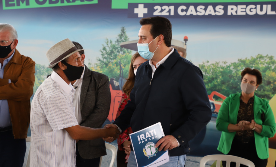 Governador Carlos Massa Ratinho Junior entrega Títulos de Regularização Fundiária e libera recursos em Irati -  Irati, 24/09/2021  -  Foto: Ari Dias/AEN
