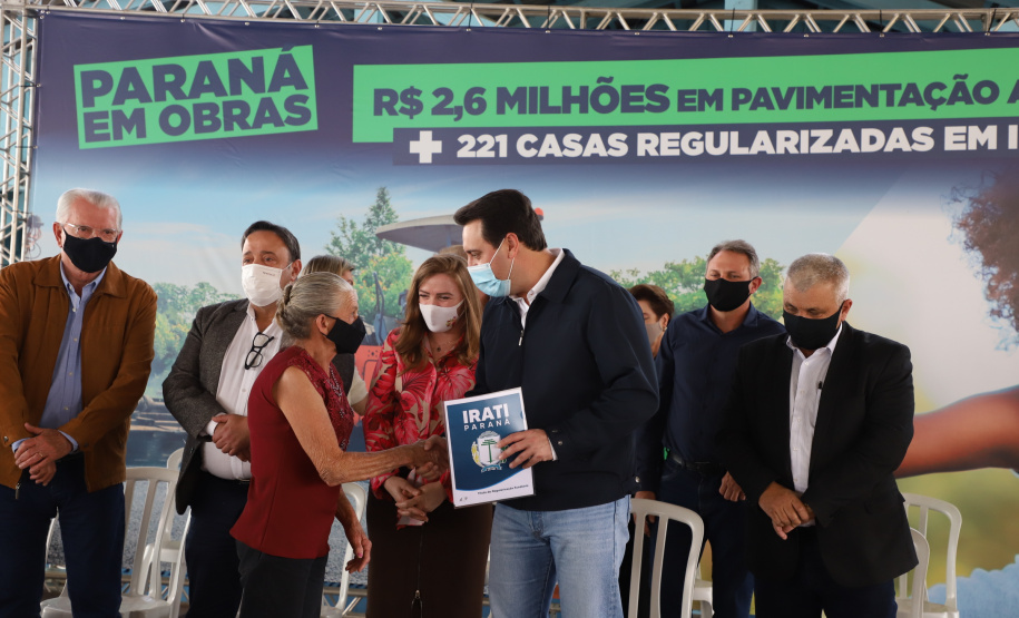 Governador Carlos Massa Ratinho Junior entrega Títulos de Regularização Fundiária e libera recursos em Irati -  Irati, 24/09/2021  -  Foto: Ari Dias/AEN