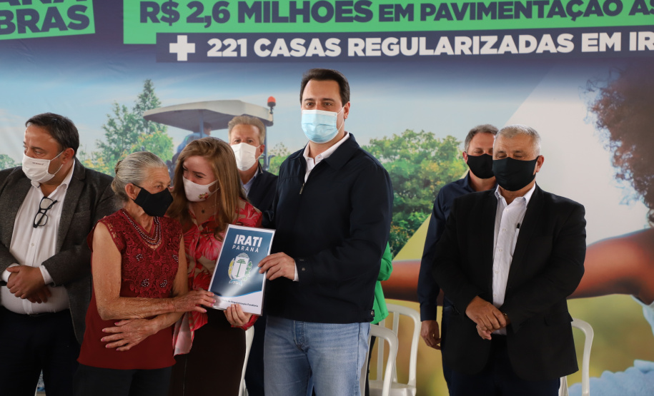 Governador Carlos Massa Ratinho Junior entrega Títulos de Regularização Fundiária e libera recursos em Irati -  Irati, 24/09/2021  -  Foto: Ari Dias/AEN