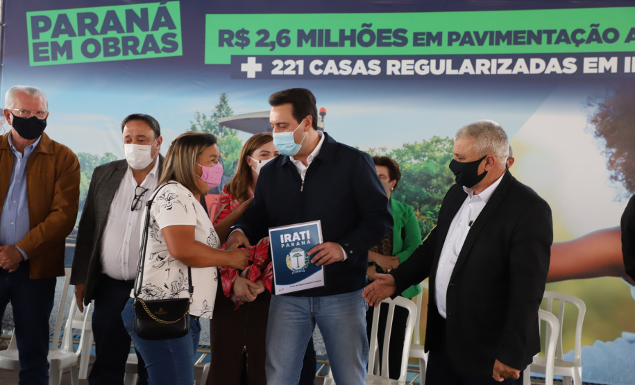 Governador Carlos Massa Ratinho Junior entrega Títulos de Regularização Fundiária e libera recursos em Irati -  Irati, 24/09/2021  -  Foto: Ari Dias/AEN